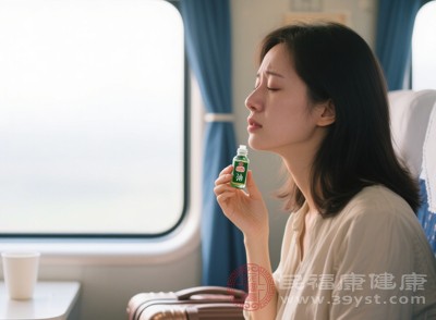 除了對(duì)人體的作用，風(fēng)油精在日常生活中還有不少妙用