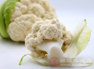 花菜與西蘭花同屬十字花科，每100克花菜中維生素C含量約為61毫克