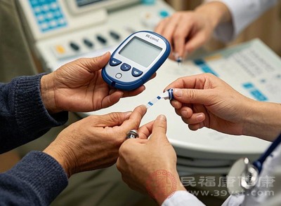 血糖驟升會(huì)損傷腦血管內(nèi)皮，加速動(dòng)脈硬化，使腦部供血減少
