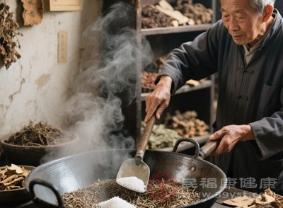 車前子富含多糖、黃酮類、三萜類等成分，這些物質(zhì)相互作用，讓車前子擁有了多種保健功效