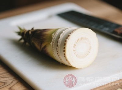筍中的某些成分可能會與一些藥物發(fā)生相互作用，從而影響藥物的療效