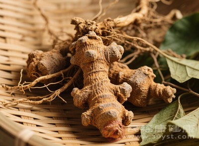 從傳統(tǒng)醫(yī)學(xué)理論來看，田七味甘、微苦，性溫，歸肝、胃經(jīng)，具有“止血不留瘀，化瘀不傷正”的獨(dú)特優(yōu)勢