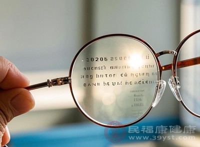 高度近視者可選擇框架眼鏡、高透氧硬性角膜接觸鏡(RGP)