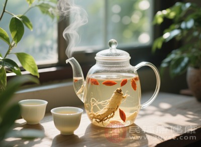 早晨或上午飲用西洋參枸杞水，能更好地發(fā)揮其補(bǔ)氣提神的功效