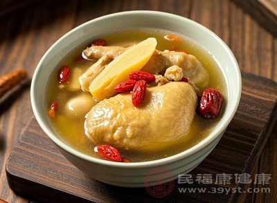 在燉煮即將結束前10-15分鐘，加入適量的鹽調味