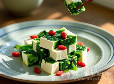 只要處理得當(dāng)，豆腐和菠菜完全可以安全搭配