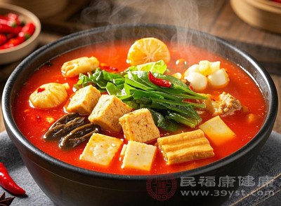 在挑選麻辣燙食材時(shí)，多選擇這些蔬菜，既能保證營(yíng)養(yǎng)攝入，又能控制熱量