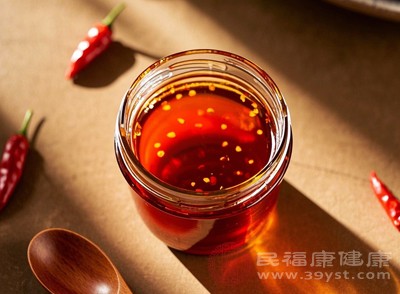 辣椒油、香油、甜面醬等高油高糖的調(diào)料，熱量同樣不容小覷