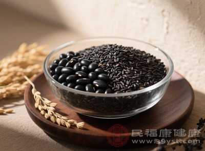對于關(guān)注血糖健康的人群來說，“三黑”組合也是不錯的選擇