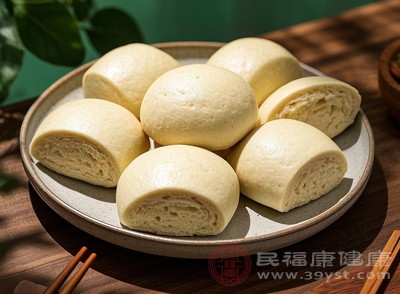 面食屬于堿性食物，能夠中和胃酸，有效緩解燒心癥狀