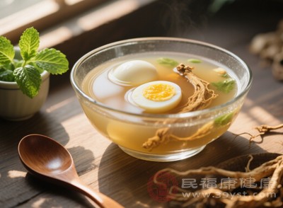 當歸與雞蛋搭配，可謂強強聯(lián)合，當歸的藥效借助雞蛋的營養(yǎng)載體，更好地被人體吸收，二者相輔相成，共同為氣血不足的人群提供滋養(yǎng)