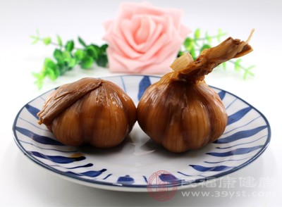 大蒜具有抗菌消炎、增強免疫力、降低心血管疾病風險等作用