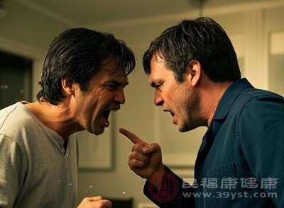 睡前看刺激的劇、跟人吵架，會讓情緒大起大落。睡眠中大腦要平復這些情緒，額外消耗精力，導致休息不充分