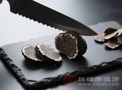 黑松露中的活性物質(zhì)能夠促進(jìn)巨噬細(xì)胞的活性，使其更好地發(fā)揮作用