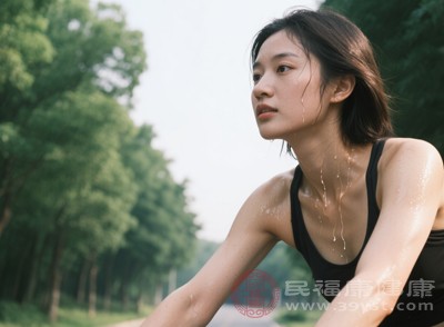 脂肪消耗越多，產(chǎn)生的二氧化碳越多。規(guī)律有氧運動能促進這一過程，加速脂肪消耗