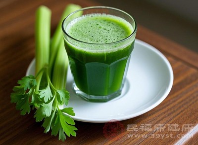 一杯芹菜汁解鎖健康“密碼”