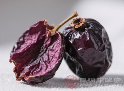 山萸肉酸澀收斂之性較強，能夠收斂體表的衛(wèi)氣，起到固表止汗的作用
