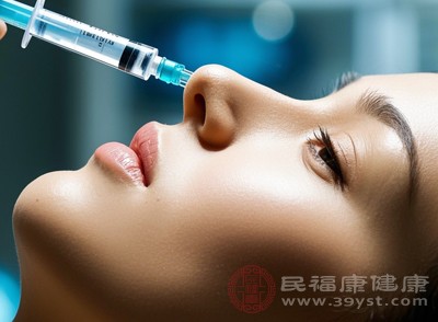 打完瘦臉針最常見(jiàn)的副作用就是面部僵硬