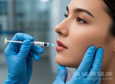 如果注射位置過(guò)于靠近下頜緣，肉毒桿菌毒素?cái)U(kuò)散到負(fù)責(zé)吞咽的肌肉，就會(huì)導(dǎo)致吞咽無(wú)力