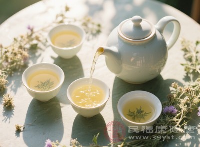 雖然清脂茶在一定程度上能促進(jìn)排便、提高新陳代謝，但一些商家為了夸大其功效，過(guò)度宣傳清脂茶的“刮油減脂”作用