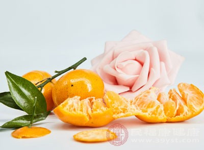 橘子皮是中醫(yī)常用的燥濕化痰藥材。對(duì)于濕邪困脾，導(dǎo)致咳嗽、咳痰，痰液較為黏稠等癥狀，橘子皮有很好的調(diào)理效果