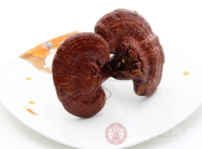 三萜類化合物則賦予了靈芝獨特的苦味，它具有保肝、解毒、抗炎、鎮(zhèn)痛等功效