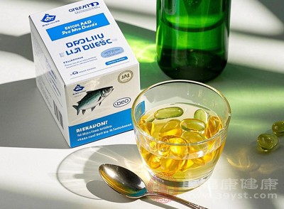 魚油還具有抗炎特性，能減輕關(guān)節(jié)炎、濕疹等炎癥癥狀，對免疫系統(tǒng)調(diào)節(jié)也有一定作用