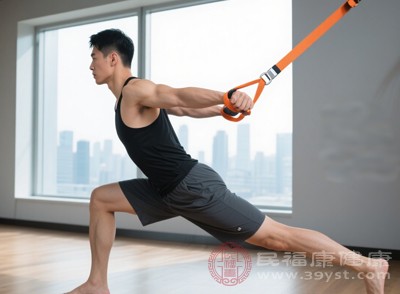 周一有氧、周二力量、周三有氧，避免同一肌群連續(xù)訓練，給肌肉充足的修復時間，減少受傷風險