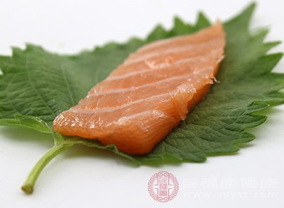 暫?；驕p少冷飲、冰水果、生魚片等生冷食物攝入，即使天氣炎熱，也選擇常溫食物