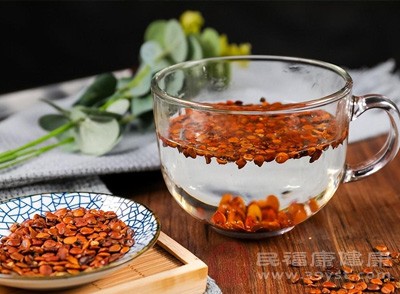 酸棗仁可能與某些藥物發(fā)生相互作用，影響藥效或增加不良反應(yīng)的發(fā)生風(fēng)險(xiǎn)