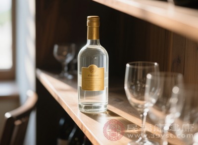 如果實(shí)在難以避免，應(yīng)嚴(yán)格控制飲酒量和頻率，且盡量選擇低度白酒，并避免搭配高熱量食物