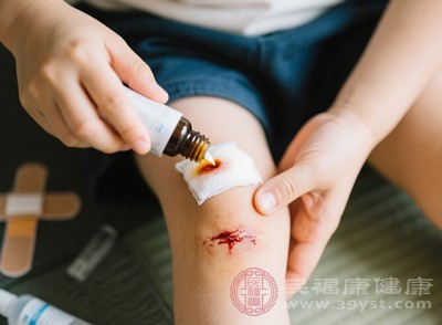 使用碘伏消毒時(shí)不僅要控制好使用頻率，還要選擇合適濃度的碘伏