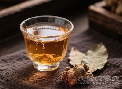 三七泡酒不能替代正規(guī)的藥物治療，患者仍需遵循醫(yī)囑，按時服藥，積極治療