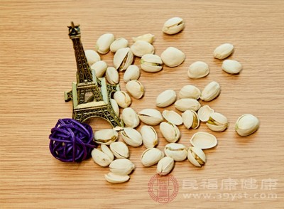 開心果每天10-15顆(約18克)，選帶殼的(控制食用速度，避免過量)