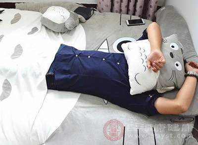不用枕头睡觉还可能影响睡眠质量