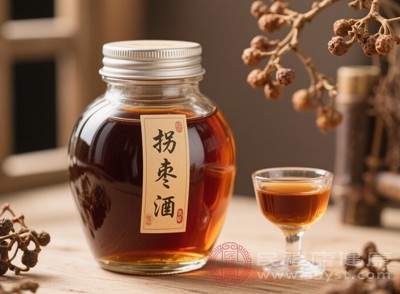 拐棗泡酒對脾胃健康也有積極的作用，能夠起到健脾益胃、促進(jìn)消化的效果