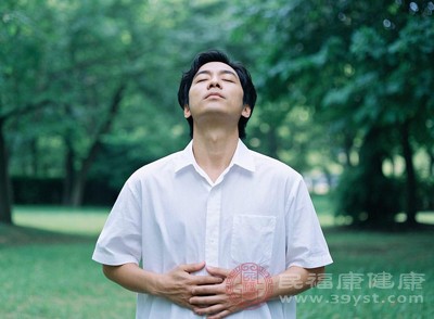 每分鐘呼吸6-8次，堅持1-2分鐘，就能有效緩解緊張，降低心率
