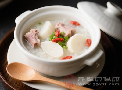 暖胃又暖心的經(jīng)典美味：山藥排骨粥