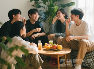 戒煙限酒，避免煙草中的有害物質(zhì)損傷血管內(nèi)皮，減少酒精對肝臟和脂質(zhì)代謝的影響