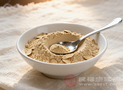 大量食用黃芪粉可能會(huì)影響氣血運(yùn)行，導(dǎo)致月經(jīng)紊亂。因此，在這些特殊時(shí)期，建議暫停食用黃芪粉