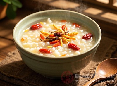 在煮粥時，加入多種食材，如燕麥、糙米、薏米、紅豆、綠豆、蔬菜、瘦肉、雞蛋等