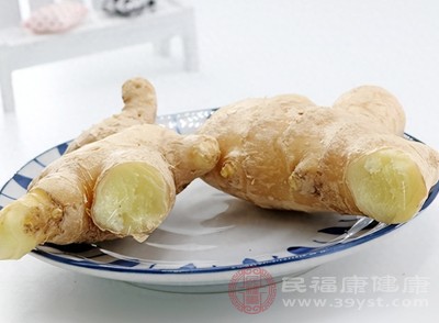 生姜還常用于烹飪，既能去腥增香，提升菜肴的風(fēng)味，又能在一定程度上促進(jìn)消化，增加食欲