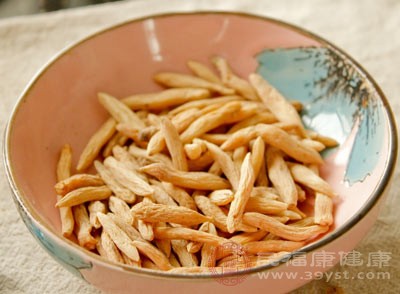 蜂蜜、麥冬、玉竹等也是秋季潤燥的常用食材，可根據(jù)個人喜好搭配食用