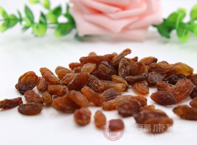 當人們食用葡萄干后，其中的大量糖分迅速進入人體