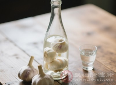 醋泡大蒜對(duì)心血管的調(diào)節(jié)作用是長(zhǎng)期且溫和的