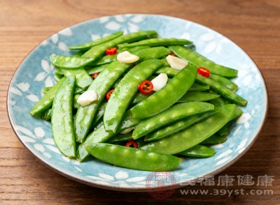 荷蘭豆富含維生素和膳食纖維，清炒后保留了蔬菜的脆嫩口感