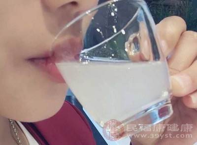因?yàn)楦啕}攝入可能會(huì)對(duì)這些疾病產(chǎn)生不良影響，盲目使用可能會(huì)加重病情