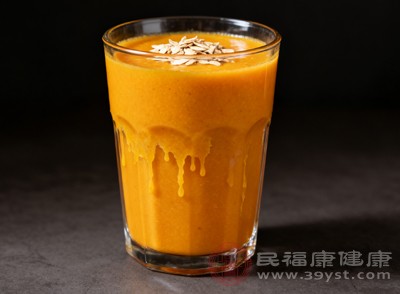 燕麥南瓜糊口感綿密，香甜可口，南瓜的清甜與燕麥的醇香相得益彰，既能飽腹又能解饞，是健康又美味的加餐選擇