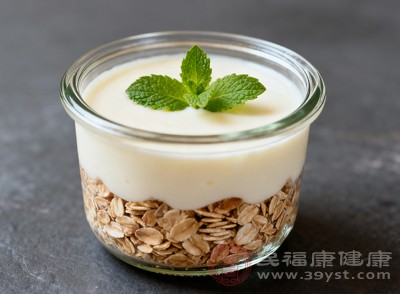 燕麥布丁奶香濃郁，入口即化，還帶有燕麥的獨特口感，是一款美味又健康的甜品