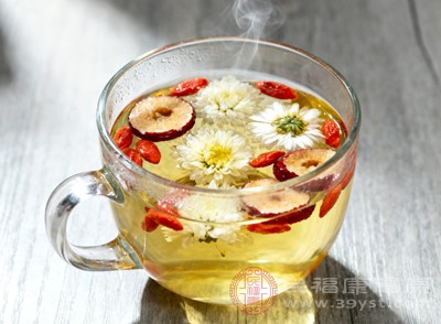 一杯“养生神茶” 菊花枸杞红枣茶的奇妙功效